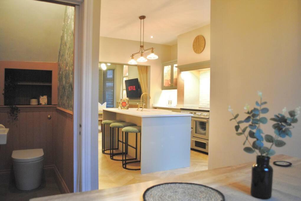 Cosy Renovated House In Warrington 빌라 외부 사진