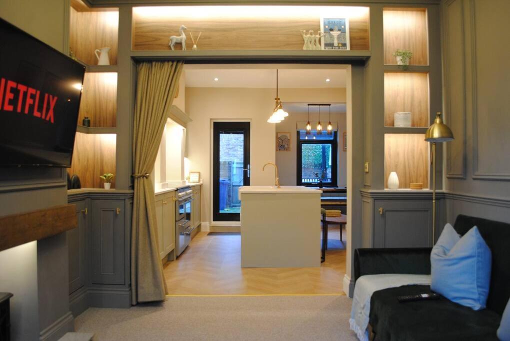 Cosy Renovated House In Warrington 빌라 외부 사진